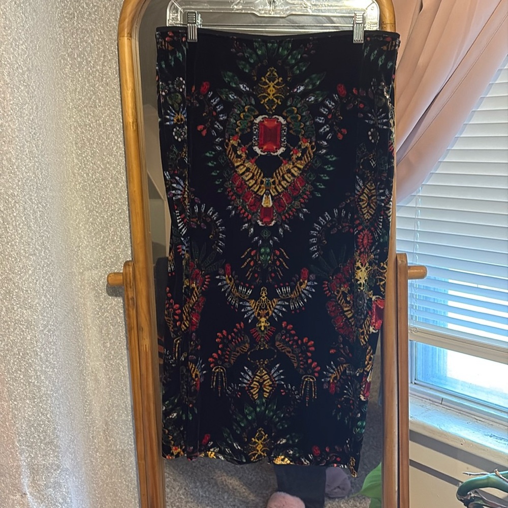 Y2K bisou bisou velvet jewel patterned pencil skirt perfect for holiday parties